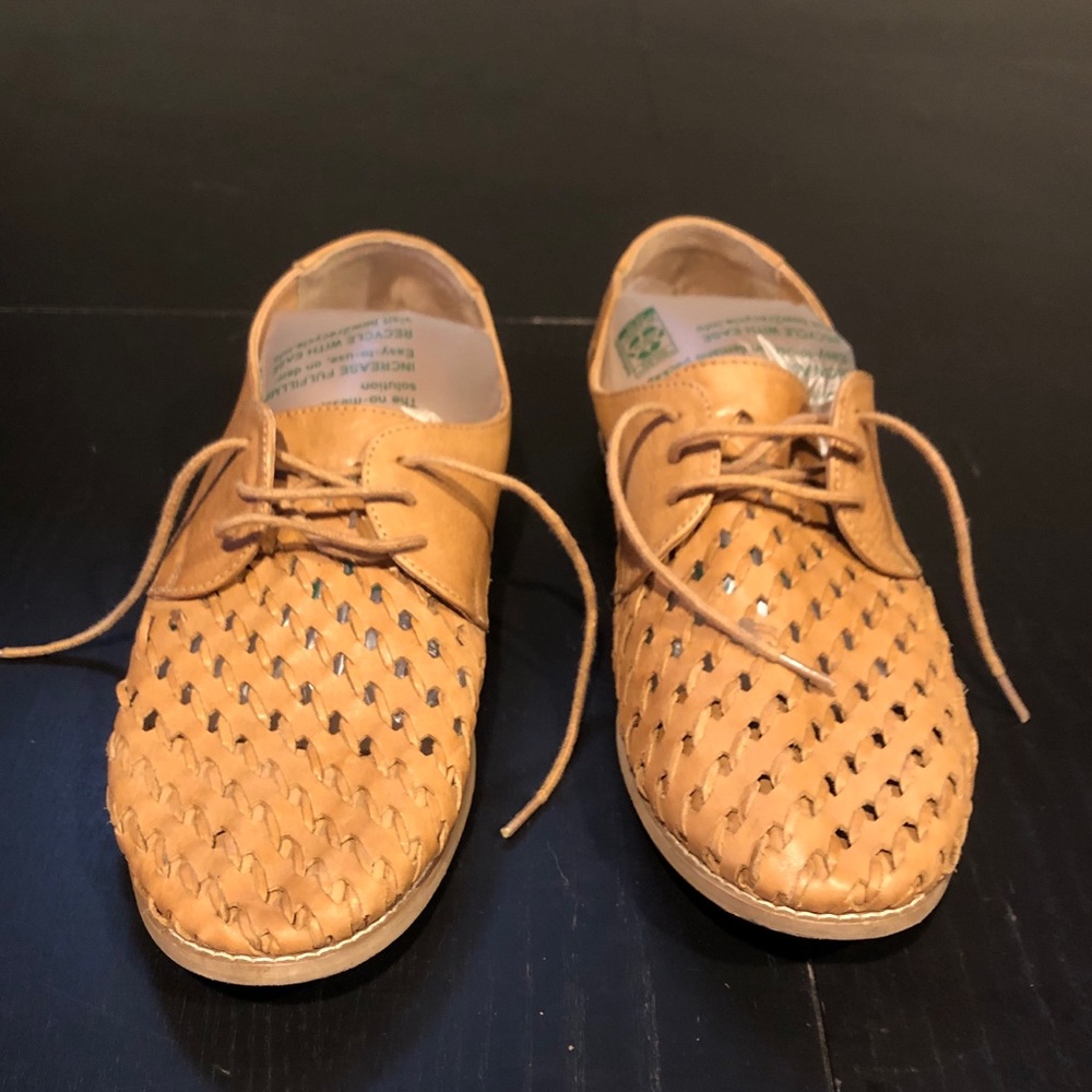 BROWN LEATHER WOVEN FLATS LACE OXFORDS BOHO